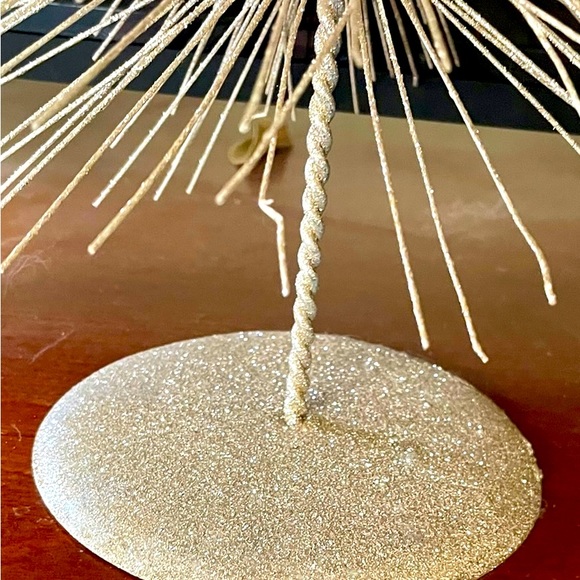 Vintage gold metal glitter Christmas tree decor - Picture 5 of 5